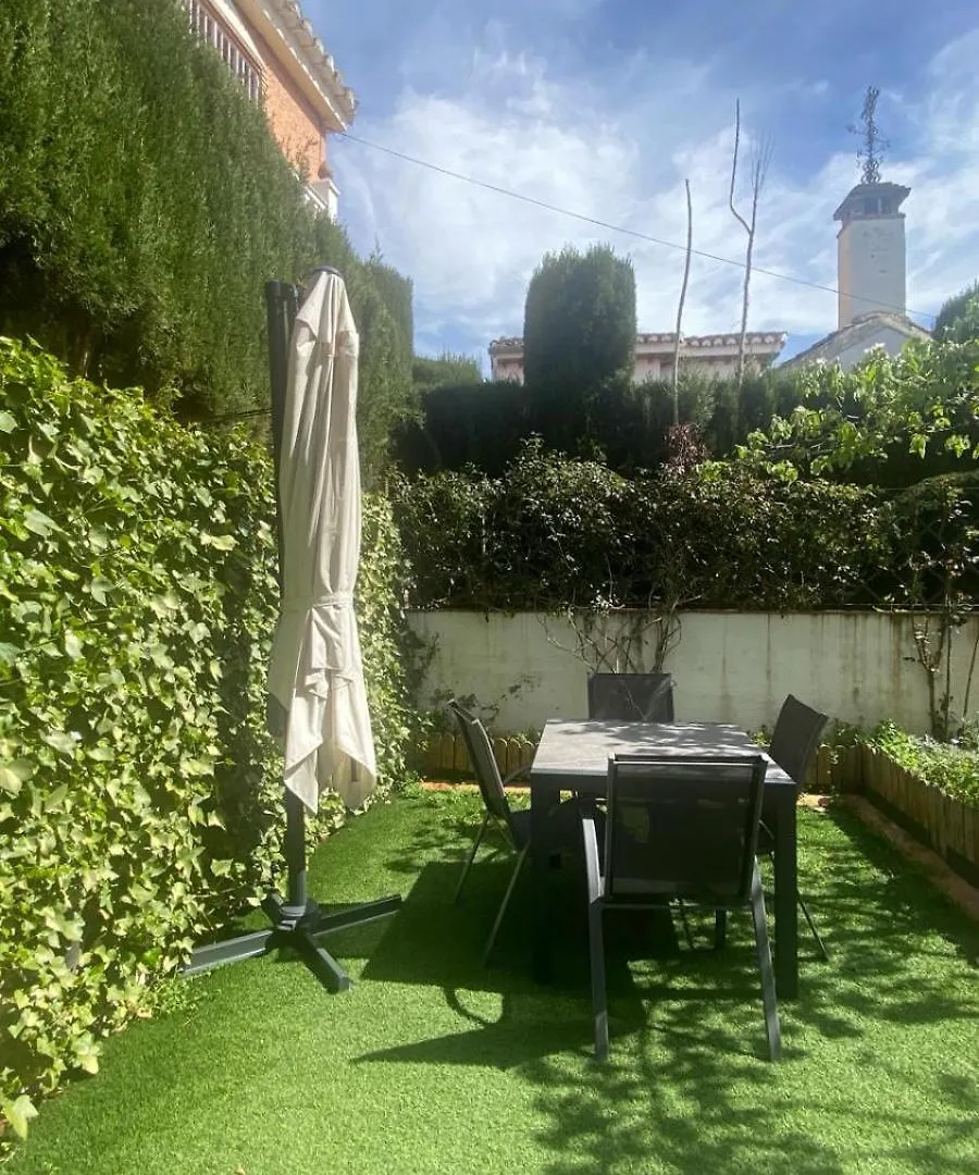 Comfort Breather - El Laurel Granada Apartment